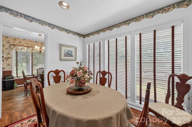1630 12th Street NE, Hickory, NC 28601
