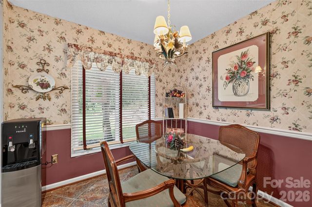 1630 12th Street NE, Hickory, NC 28601