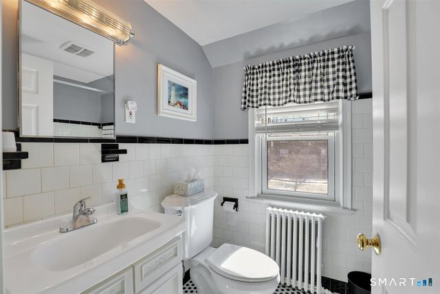 90 Colonial Drive, Hamden, CT 06518