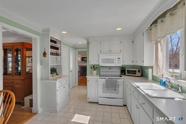 90 Colonial Drive, Hamden, CT 06518