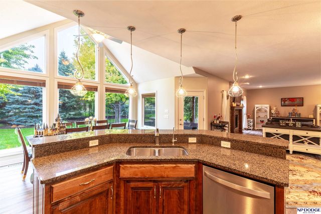 5162 S 197th Avenue Circle, Omaha, NE 68135