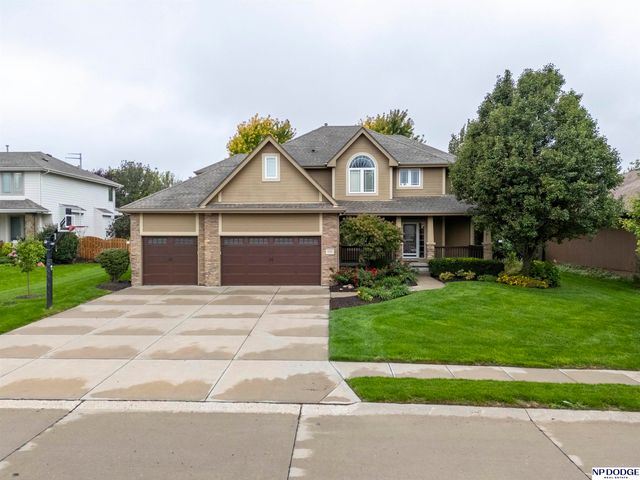 5162 S 197th Avenue Circle, Omaha, NE 68135