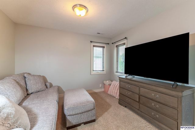 5162 S 197th Avenue Circle, Omaha, NE 68135