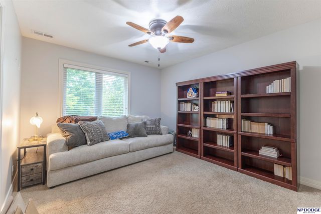 5162 S 197th Avenue Circle, Omaha, NE 68135