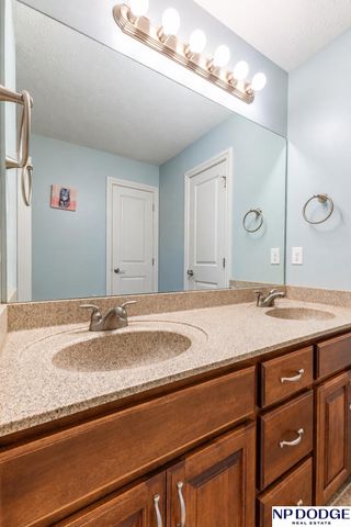 5162 S 197th Avenue Circle, Omaha, NE 68135