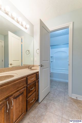 5162 S 197th Avenue Circle, Omaha, NE 68135