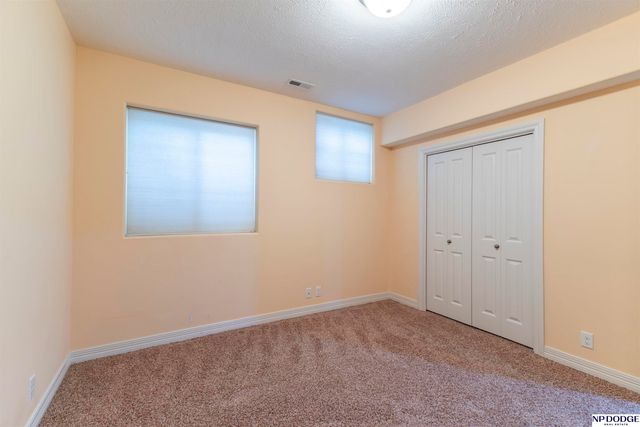 5162 S 197th Avenue Circle, Omaha, NE 68135