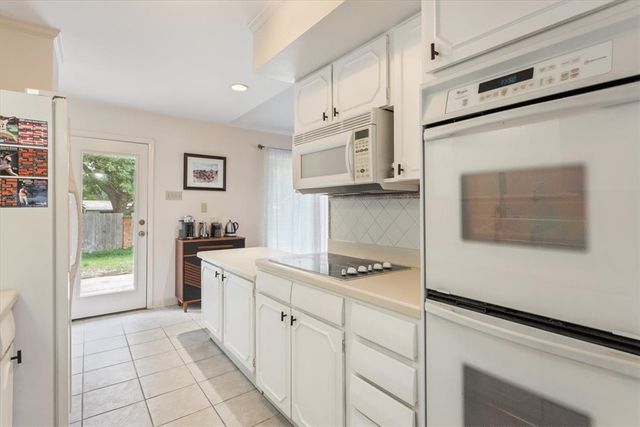 1124 Pembrook Drive, Waco, TX 76710