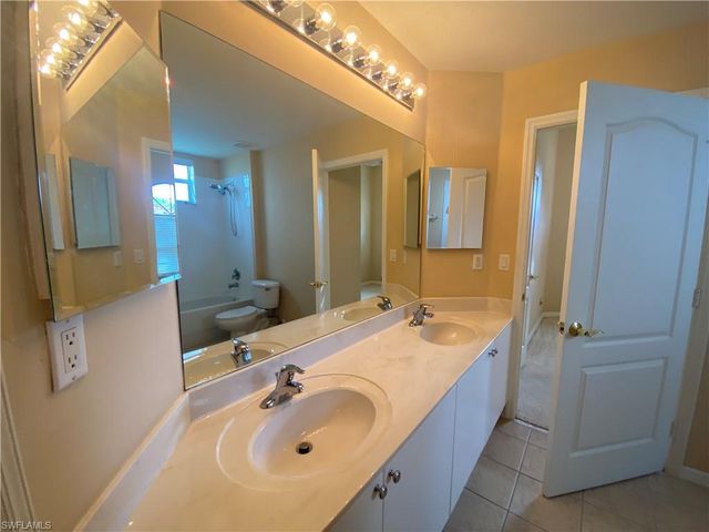2677 Blue Cypress Lake CT, Cape Coral, FL 33909
