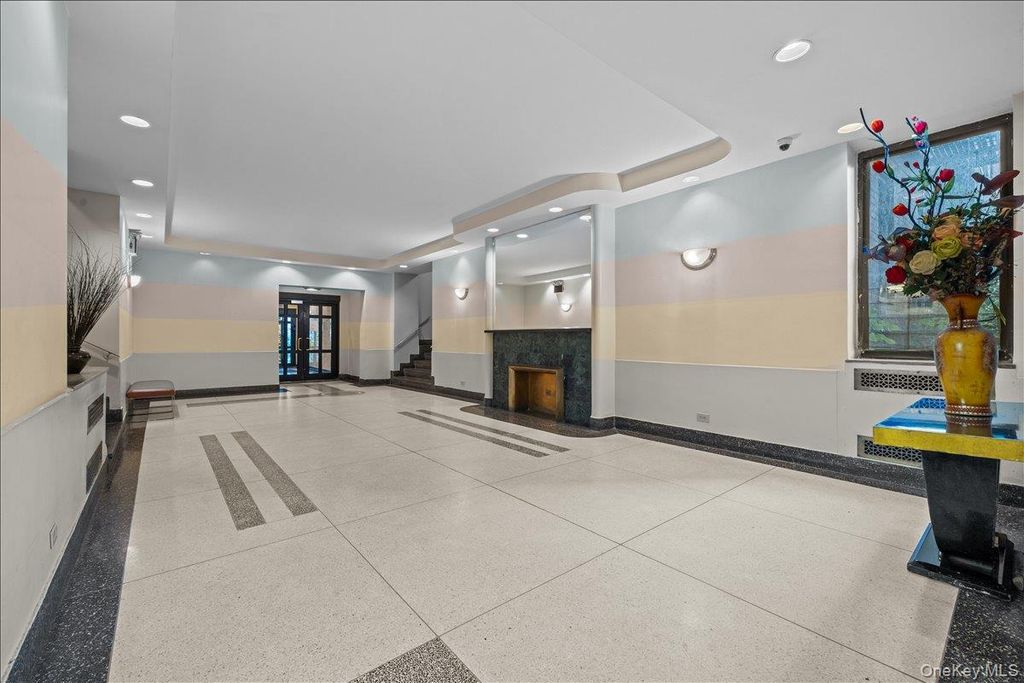 3015 Riverdale Avenue 6D, Bronx, NY 10463 — photo 2