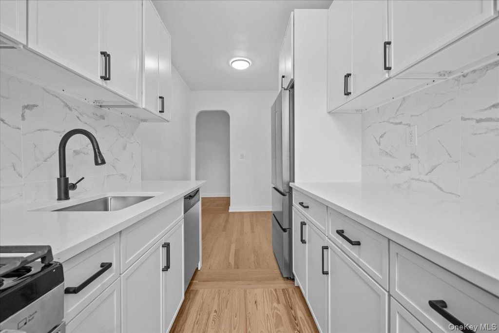 3015 Riverdale Avenue 6D, Bronx, NY 10463 — photo 5