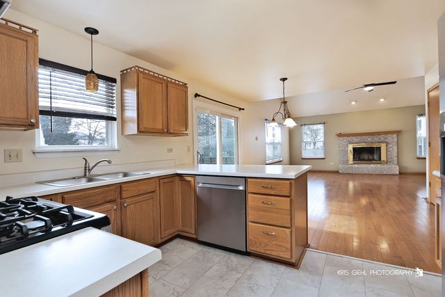 161 Wedgeport Court, Romeoville, IL 60446