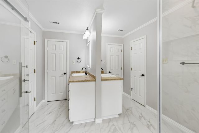 4008 Kingswick Drive, Arlington, TX 76016