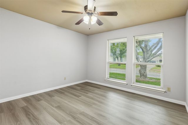 4008 Kingswick Drive, Arlington, TX 76016