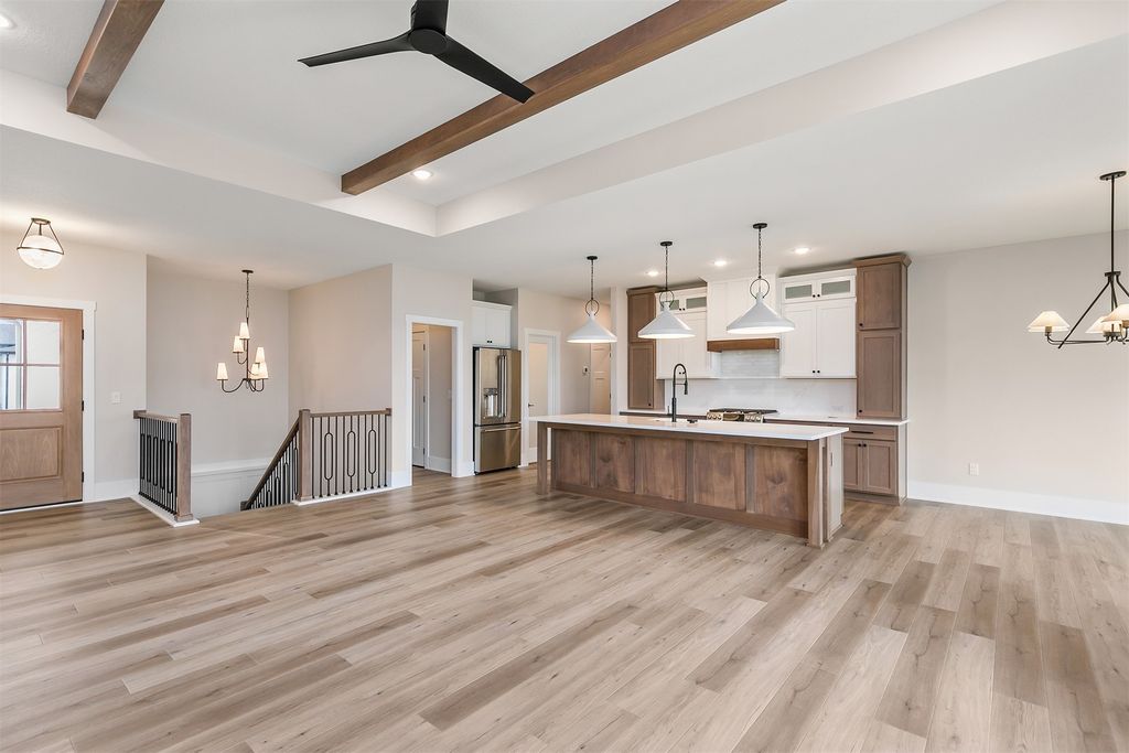 17621 Hammontree Drive, Clive, IA 50325