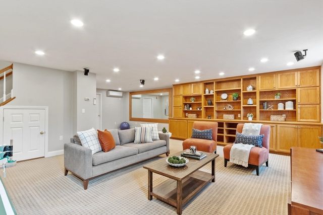 10 John Swift Rd, Acton, MA 01720