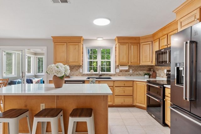 10 John Swift Rd, Acton, MA 01720