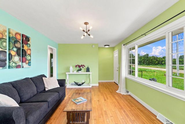 6215 River Road, Deforest, WI 53532