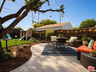 6525 Wilkinson Avenue, Los Angeles, CA 91606