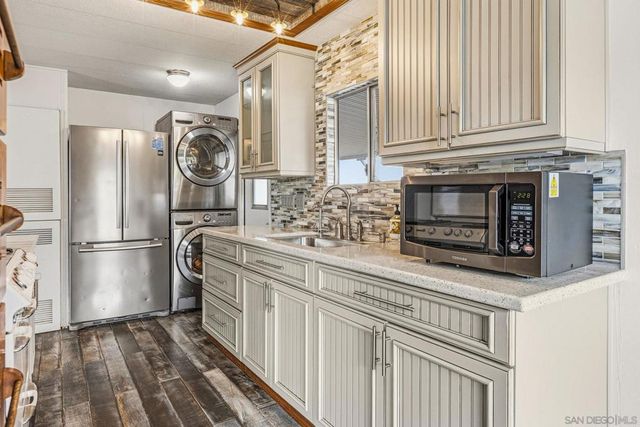 6550 Ponto Dr 110, Carlsbad, CA 92011