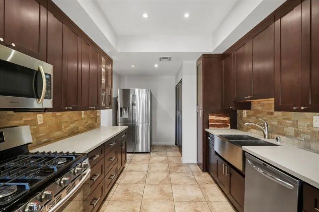 13331 Moorpark Street 216, Sherman Oaks, CA 91423