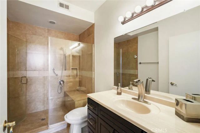 13331 Moorpark Street 216, Sherman Oaks, CA 91423