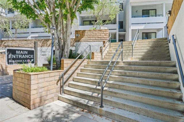 13331 Moorpark Street 216, Sherman Oaks, CA 91423