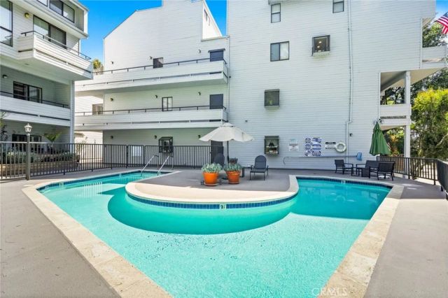 13331 Moorpark Street 216, Sherman Oaks, CA 91423