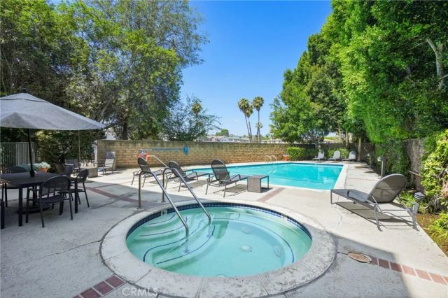13331 Moorpark Street 216, Sherman Oaks, CA 91423