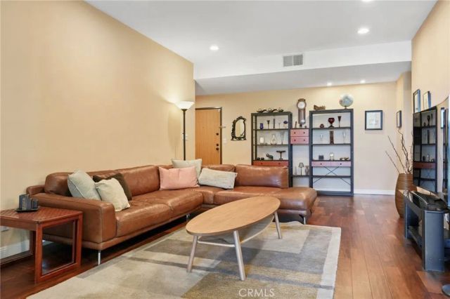 13331 Moorpark Street 216, Sherman Oaks, CA 91423