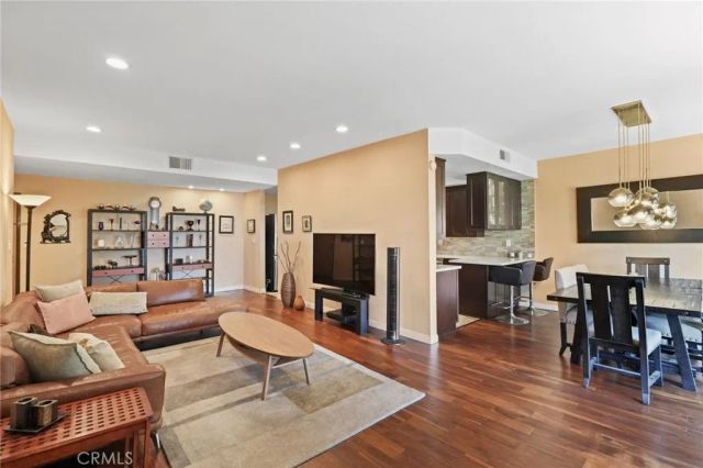 13331 Moorpark Street 216, Sherman Oaks, CA 91423