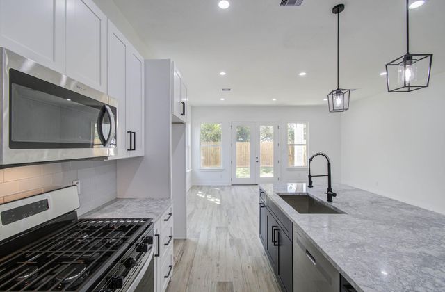 3728 Noah Street, Houston, TX 77021