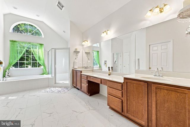 8811 EDGEWOOD FARM LN, Spotsylvania, VA 22551