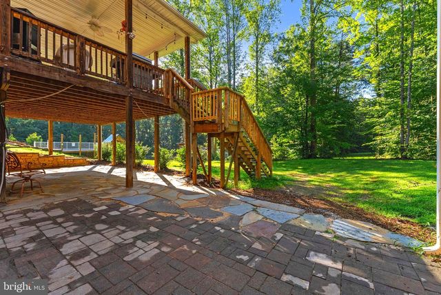 8811 EDGEWOOD FARM LN, Spotsylvania, VA 22551