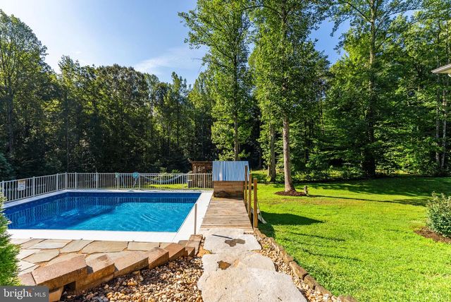 8811 EDGEWOOD FARM LN, Spotsylvania, VA 22551