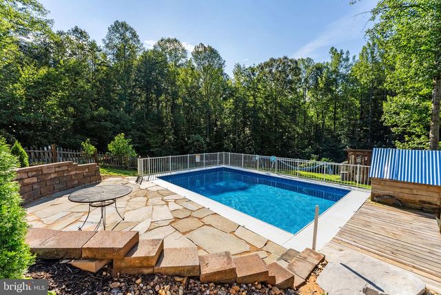 8811 EDGEWOOD FARM LN, Spotsylvania, VA 22551