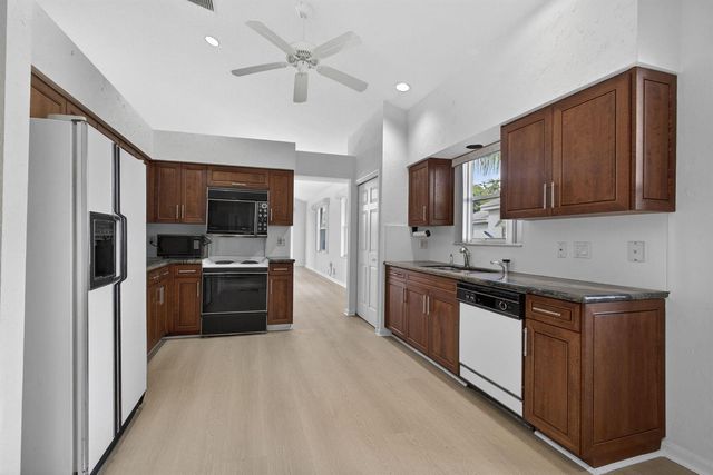 6375 Three Lakes Lane, Boynton Beach, FL 33437