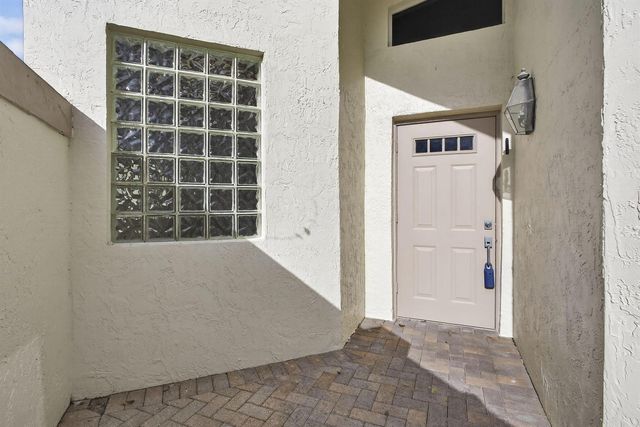 6375 Three Lakes Lane, Boynton Beach, FL 33437