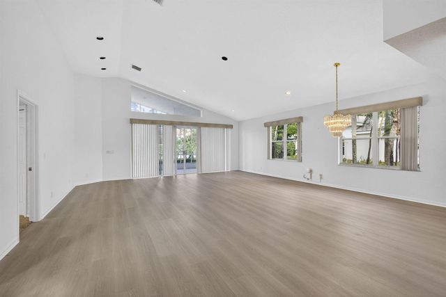 6375 Three Lakes Lane, Boynton Beach, FL 33437