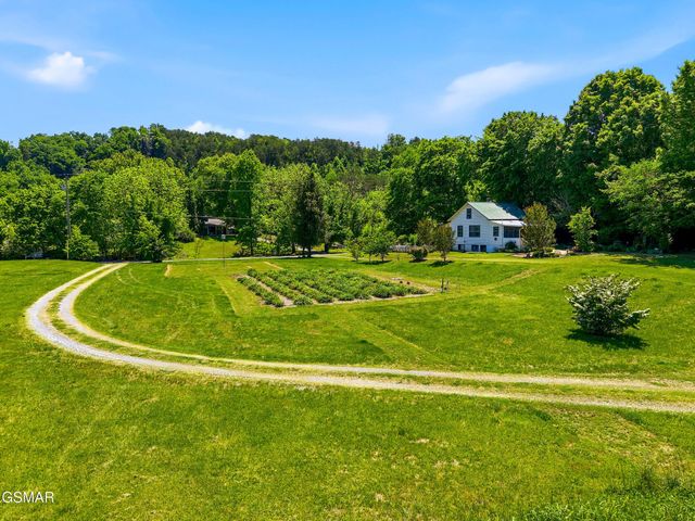 1309 Licklog Hollow Road, Sevierville, TN 37876