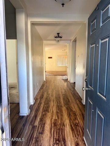 8033 W SUPERIOR Avenue, Phoenix, AZ 85043