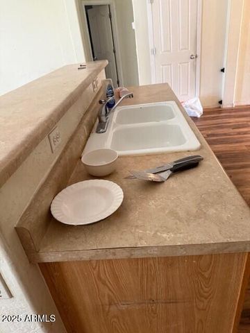 8033 W SUPERIOR Avenue, Phoenix, AZ 85043