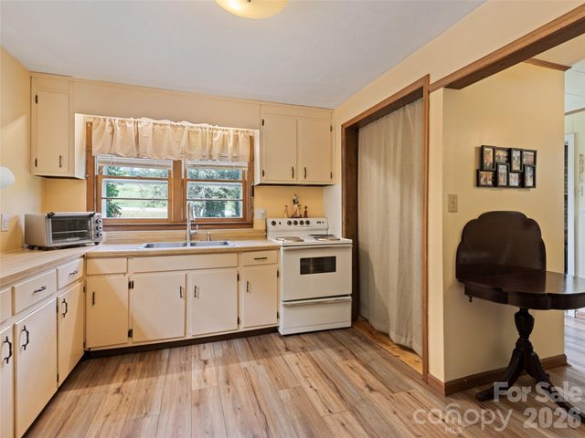 1714 Iron Duff Road, Waynesville, NC 28785
