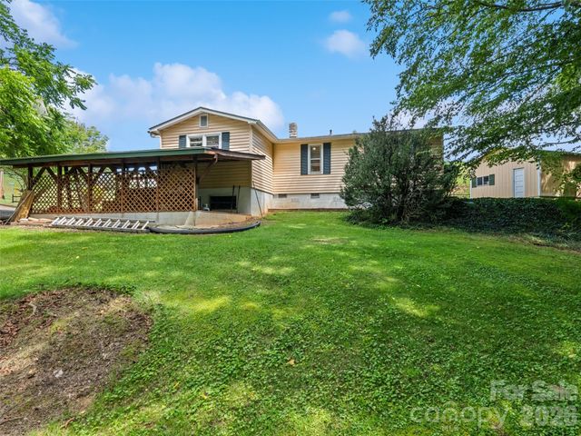 1714 Iron Duff Road, Waynesville, NC 28785