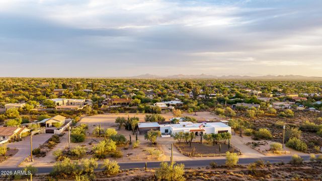 6835 E DALE Lane, Scottsdale, AZ 85266