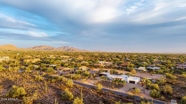 6835 E DALE Lane, Scottsdale, AZ 85266