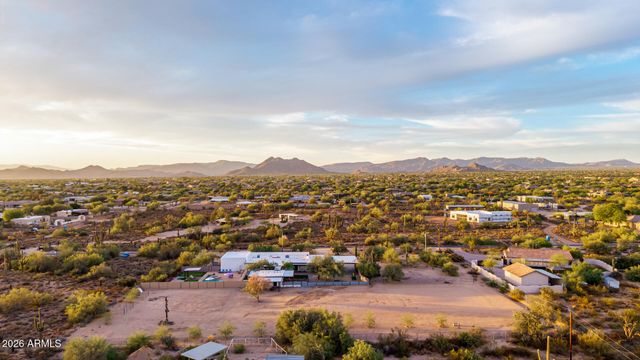 6835 E DALE Lane, Scottsdale, AZ 85266