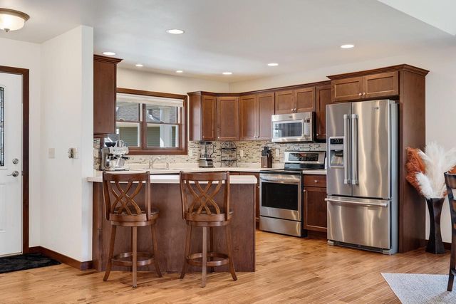 709 Wildwood COURT, La Crescent, MN 55947