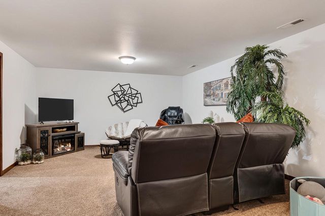 709 Wildwood COURT, La Crescent, MN 55947