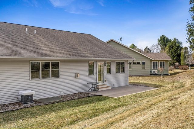 709 Wildwood COURT, La Crescent, MN 55947